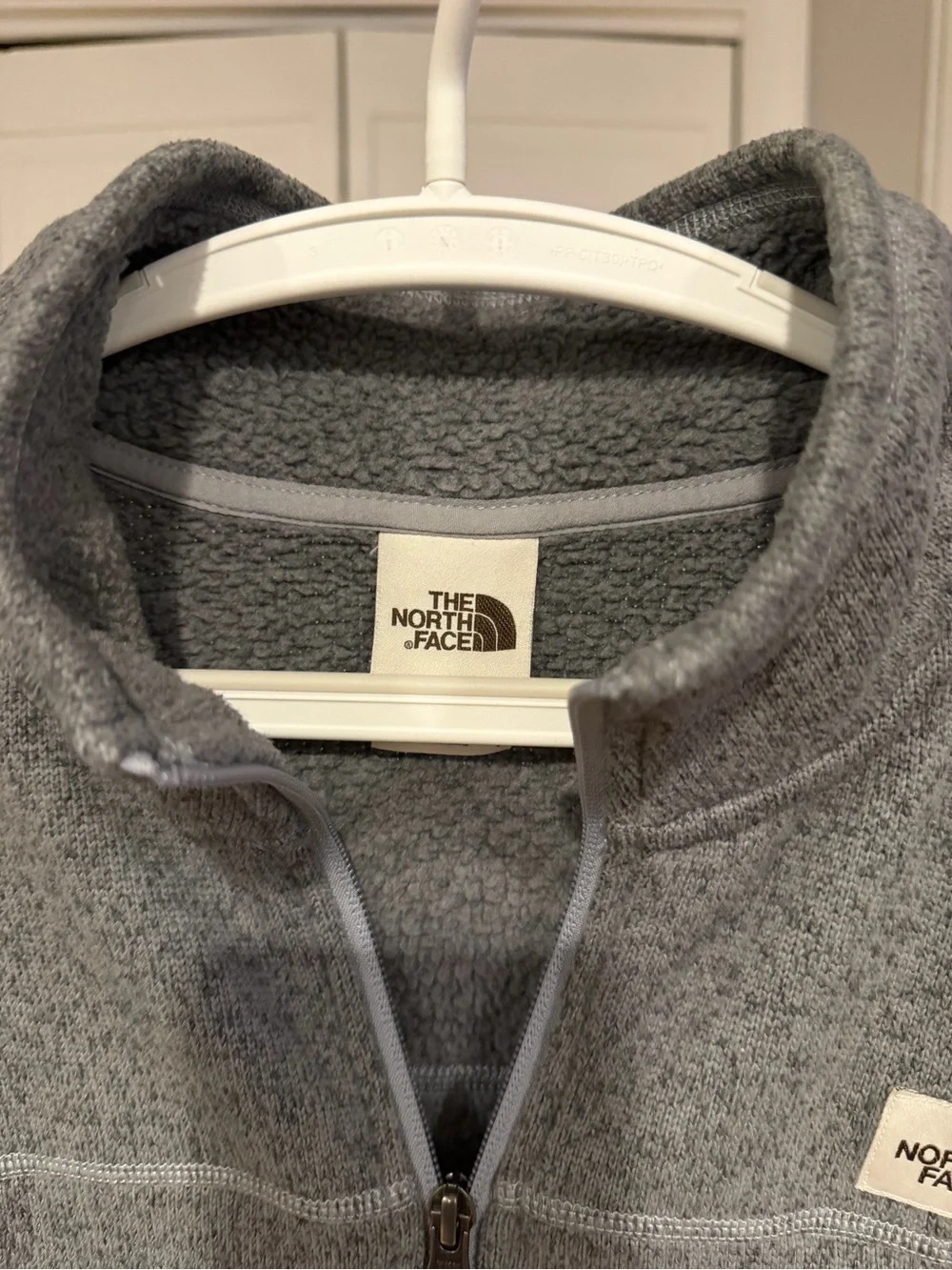 The North Face Men’s Gray Quarter-Zip Fleece Pullover